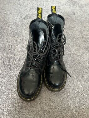 Doc Martens patent leather women’s 1460
